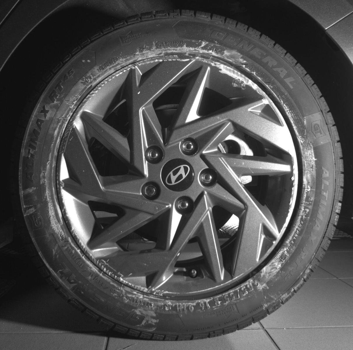 Used 2024 Hyundai Elantra SEL FWD image 13