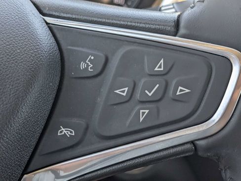 Used 2020 Chevrolet Equinox LT w/ Driver Convenience Package FWD image 35
