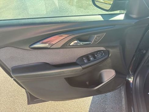 Used 2023 Chevrolet TrailBlazer LT w/ Convenience Package image 14