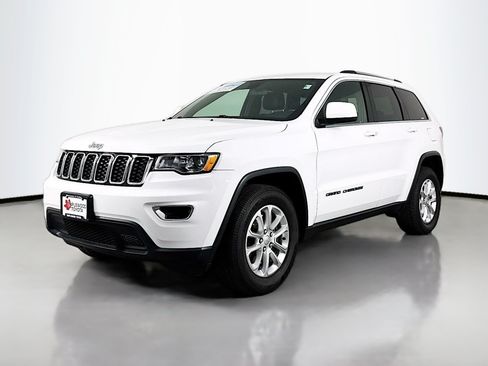 Used 2021 Jeep Grand Cherokee Laredo X AWD/4WD image 3
