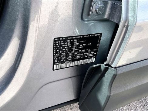 New 2026 Volkswagen Taos SEL image 30