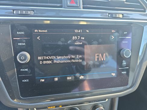 Used 2018 Volkswagen Tiguan SE image 22