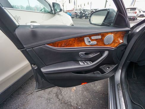 Used 2017 Mercedes-Benz E 300 4MATIC image 14