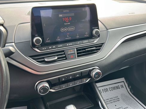 Used 2024 Nissan Altima 2.5 SR FWD image 6