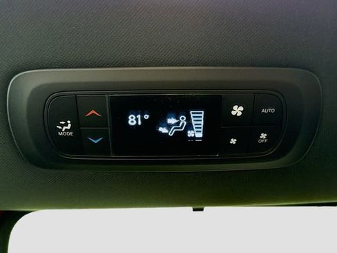 New 2026 Chrysler Pacifica Select image 24