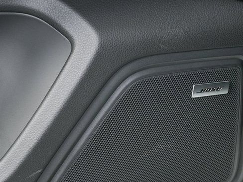 Certified 2025 Porsche Macan image 7