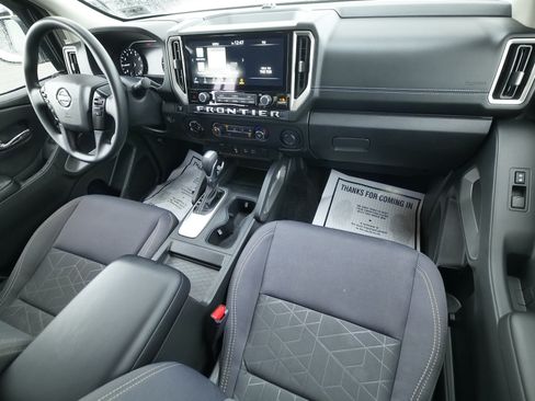 Used 2025 Nissan Frontier SV AWD/4WD image 18