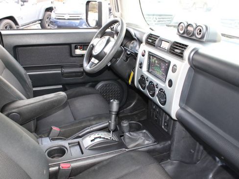 Used 2008 Toyota FJ Cruiser 4WD image 12