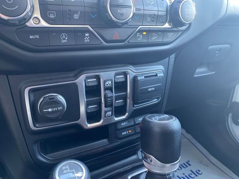 Certified 2020 Jeep Wrangler Unlimited Sahara image 25