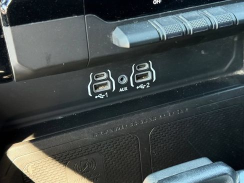Used 2025 RAM 1500 Big Horn AWD/4WD image 34