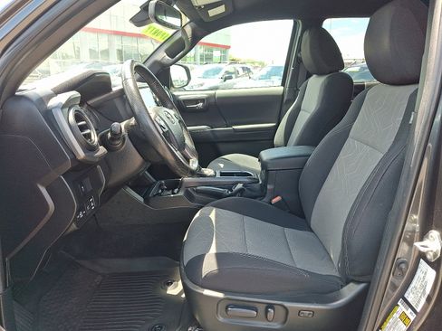 Used 2023 Toyota Tacoma TRD Sport AWD/4WD image 14