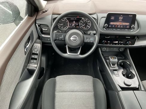 Used 2022 Nissan Rogue SV image 15