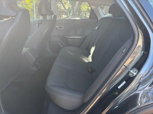 Used 2025 Kia K4 LXS image 29