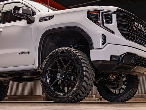 Used 2025 GMC Sierra 1500 AT4 w/ AT4 Premium Package image 15