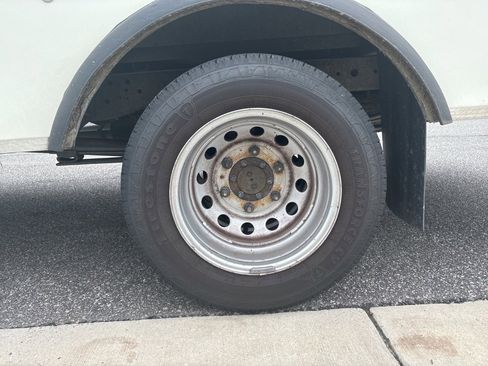 Used 2022 Ford Transit 350 DRW image 12