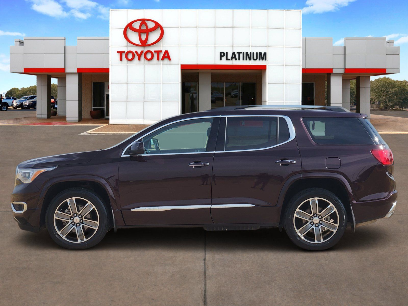 Used 2017 GMC Acadia Denali w/ Technology Package AWD/4WD image 3