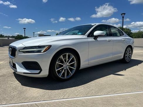 Used 2020 Volvo S60 T6 Momentum AWD/4WD image 3