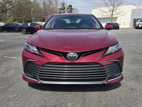 Used 2022 Toyota Camry LE image 2