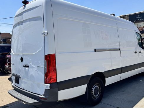Used 2021 Mercedes-Benz Sprinter 2500 w/ Driver Convenience Package image 6