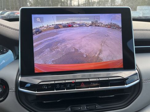 New 2026 Jeep Compass Limited image 25