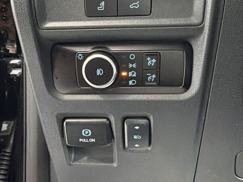 Used 2023 Ford Expedition XLT RWD image 30