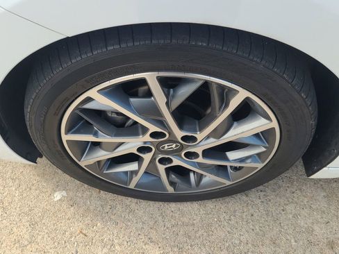 Used 2020 Hyundai Elantra Limited w/ Ultimate Package 03 image 10