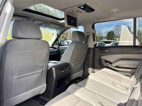 Used 2020 Chevrolet Suburban LT image 13