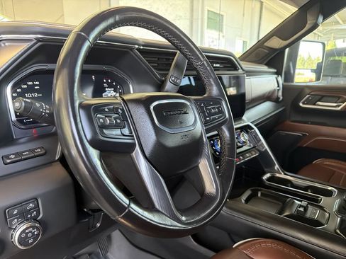 Used 2024 GMC Sierra 3500 Denali Ultimate AWD/4WD image 11