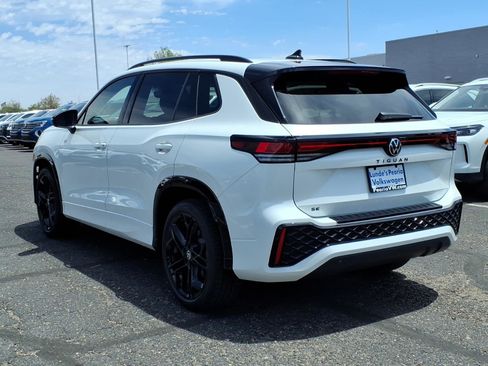 New 2026 Volkswagen Tiguan SE R-Line FWD image 4
