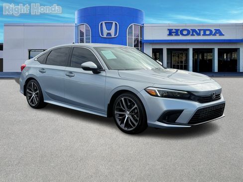 Used 2023 Honda Civic Touring image 10