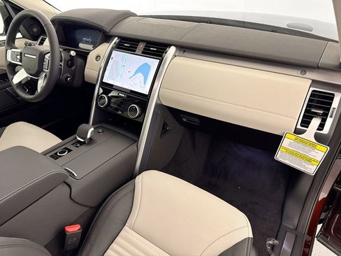 New 2026 Land Rover Discovery Limited Edition AWD/4WD image 30