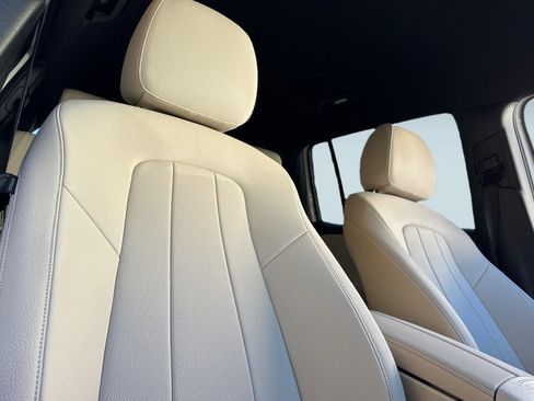 New 2025 Mercedes-Benz GLB 250 4MATIC image 24
