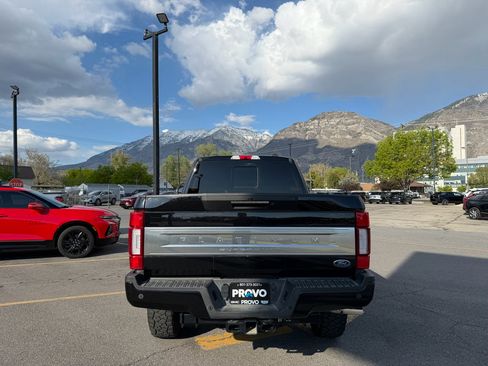 Used 2022 Ford F350 Platinum w/ Tremor Off-Road Package AWD/4WD image 6
