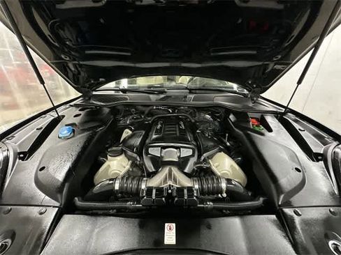 Used 2017 Porsche Cayenne Turbo image 26