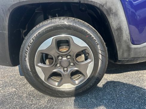 Used 2017 Jeep Renegade Sport w/ Power & Air Group FWD image 21