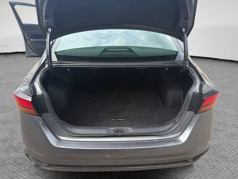 Used 2024 Nissan Altima 2.5 SV FWD image 25