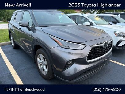 Used 2023 Toyota Highlander LE
