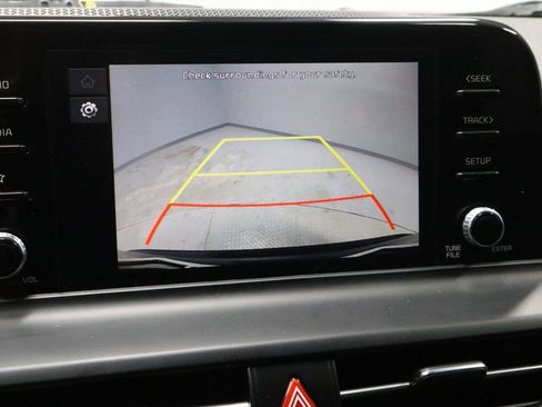 Used 2025 Kia Seltos LX image 3