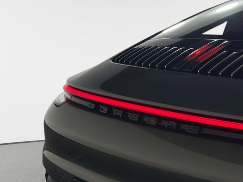 Used 2020 Porsche 911 Carrera 4S AWD/4WD image 16
