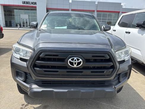 Used 2017 Toyota Tacoma SR image 13
