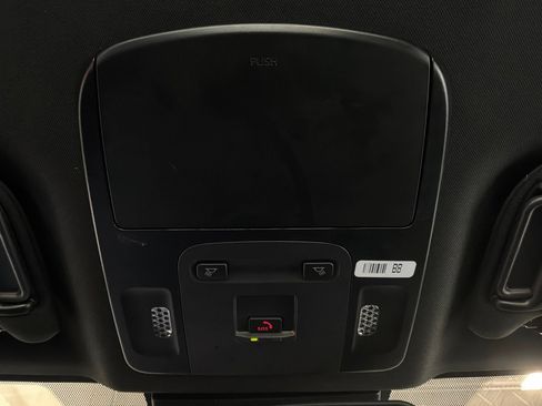 Used 2025 Toyota Camry SE FWD image 16