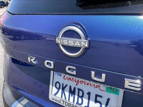 Used 2023 Nissan Rogue SV FWD image 31