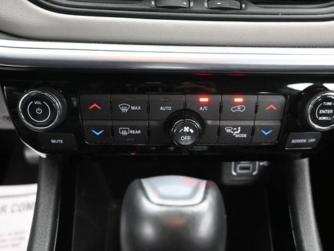 Used 2025 Jeep Compass Limited AWD/4WD image 19