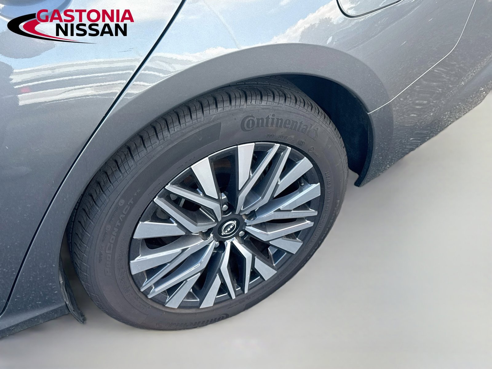 Used 2025 Nissan Altima 2.5 SV FWD image 37