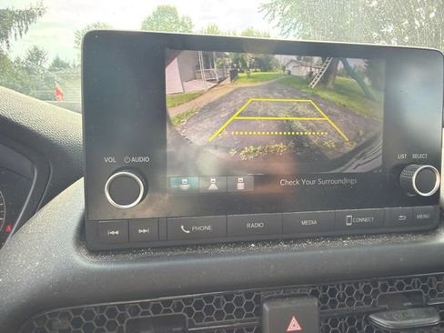Used 2023 Honda HR-V LX image 7
