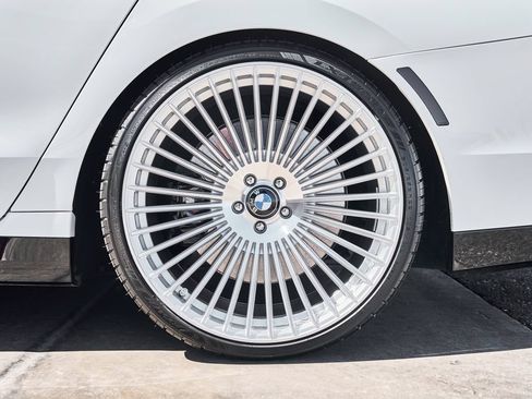 Used 2025 BMW 760i xDrive w/ Premium Package AWD/4WD image 17