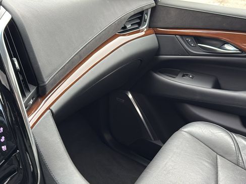 Used 2018 Cadillac Escalade Luxury image 25