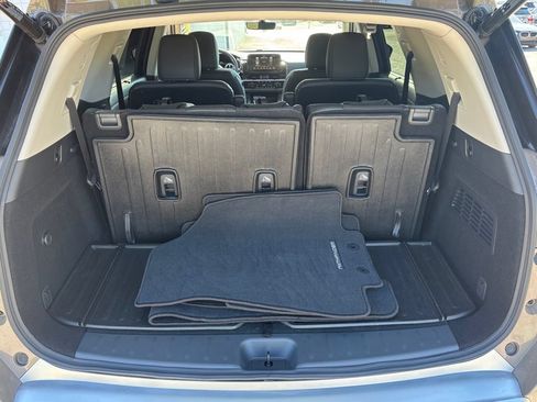 Used 2025 Nissan Pathfinder Platinum AWD/4WD image 35