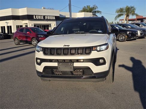 Used 2023 Buick Encore GX Select image 2