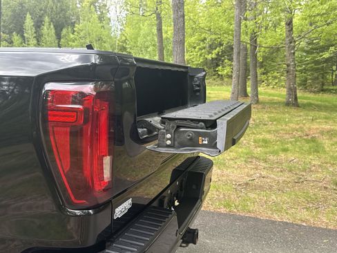 Used 2023 GMC Sierra 1500 AT4 AWD/4WD image 7
